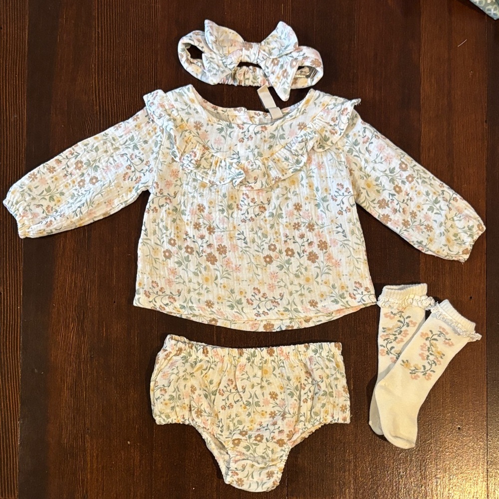 Floral Long Sleeve Baby Top and Diaper Cover with Socks and Headband